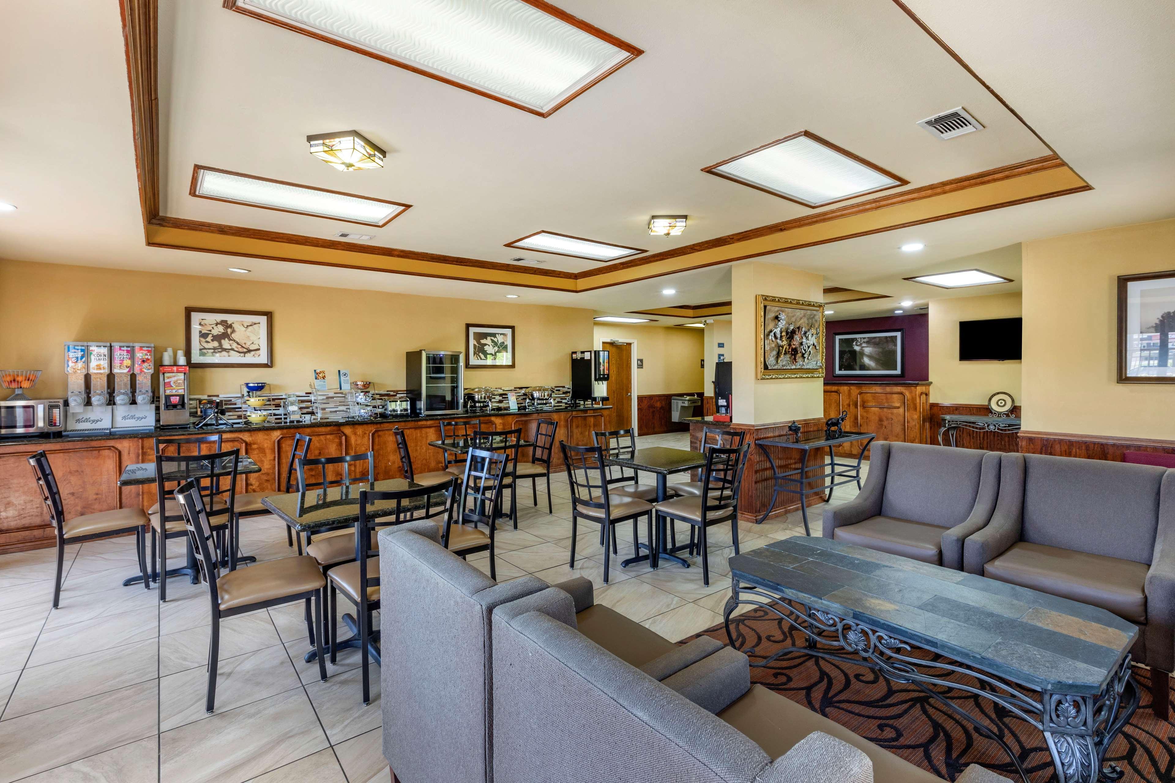 Best Western Lindale Inn Экстерьер фото